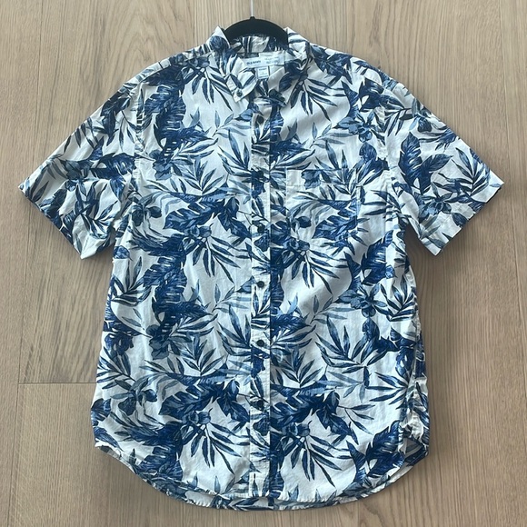 Old Navy | short sleeve floral button down | blue | large - Picture 1 of 5
